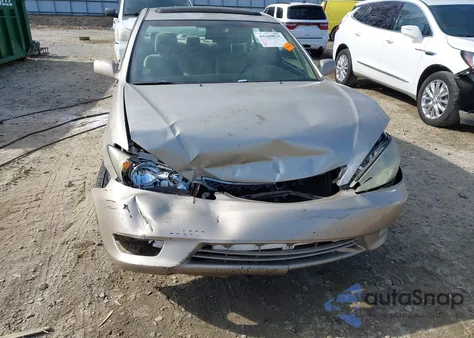 2005 Toyota Camry Se z USA, uszkodzony, nr VIN 4T1BE32KX5U519241